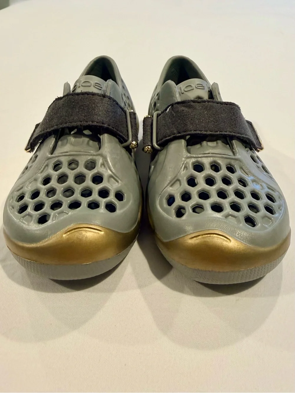 Plae Shoes Mimo Boys 9 Girls Water Slate Hook and Loop EVA Summer Beach Pool